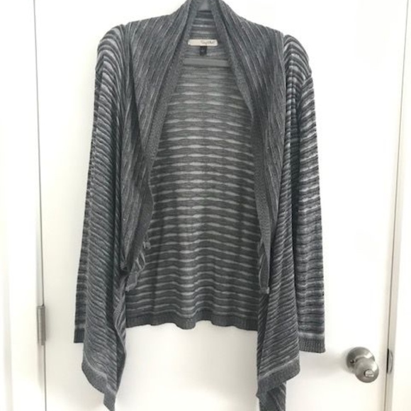 Lightweight flowy grey sweater - Picture 1 of 3